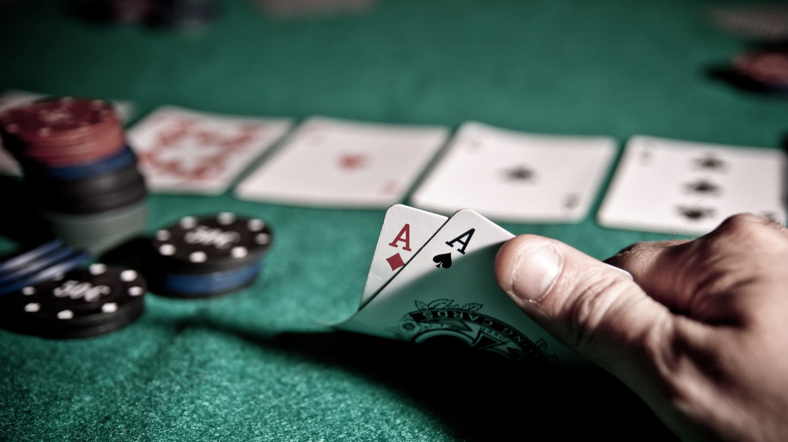 Things You Must Avoid Doing While Being A Poker Beginner