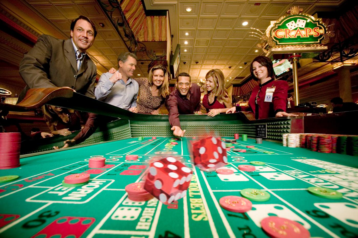 Reasons To Play Poker Online Today