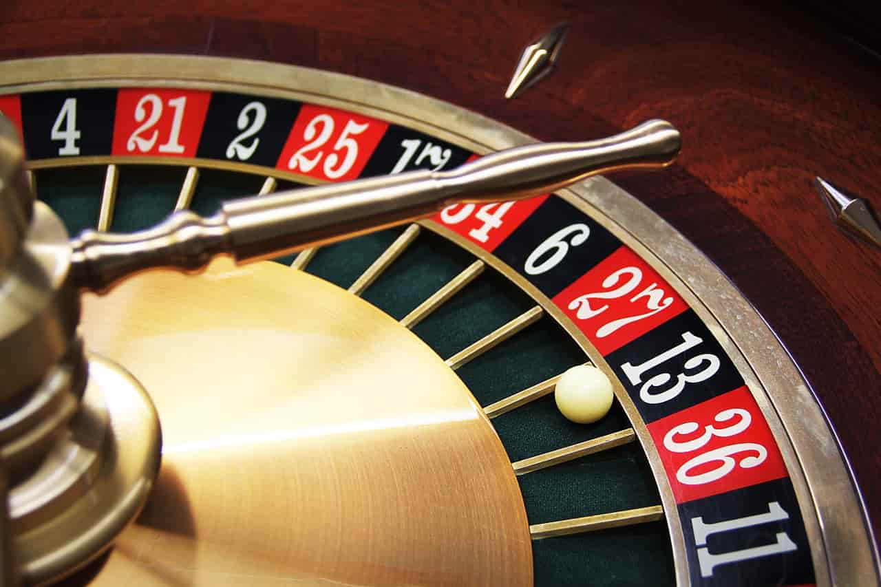 Building Big Wins from Small Stakes in Baccarat: Betting Basics