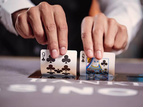 Live Dealer Online Gambling Games: Are They Worth It?